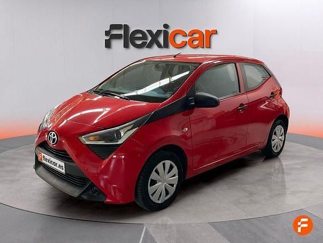 Usado Toyota Aygo X-play 72 CV (52 kW) 2022 Rojo