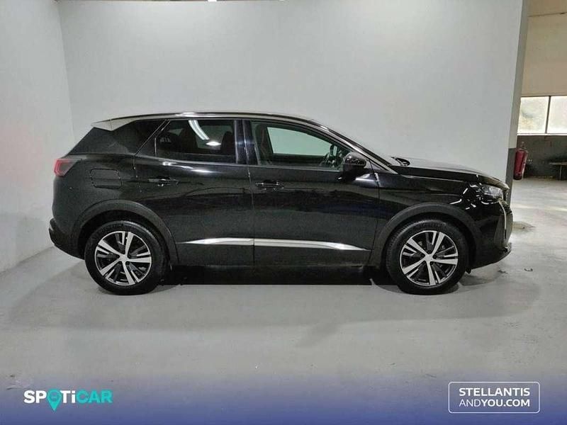 Usado Peugeot 3008 Allure 131 CV (96 kW) 2024 Negro SUV