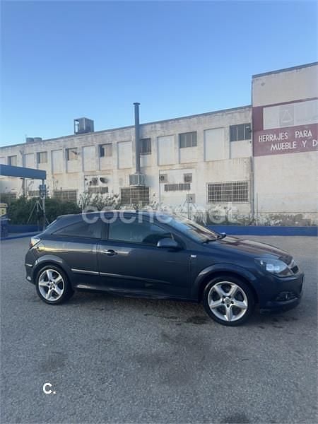 Usado Opel Astra GTC Sport 120 CV (88 kW) 2009 Gris / plata Berlina
