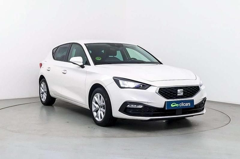 Usado Seat Leon Style 116 CV (85 kW) 2022 Blanco Utilitario