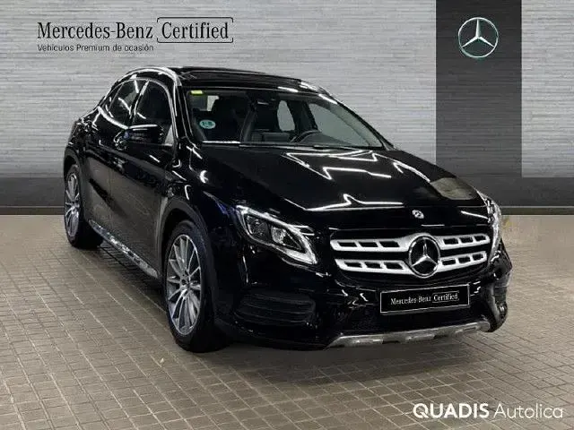 Usado Mercedes GLA200 Urban 156 CV (114 kW) 2020 Negro cosmos SUV