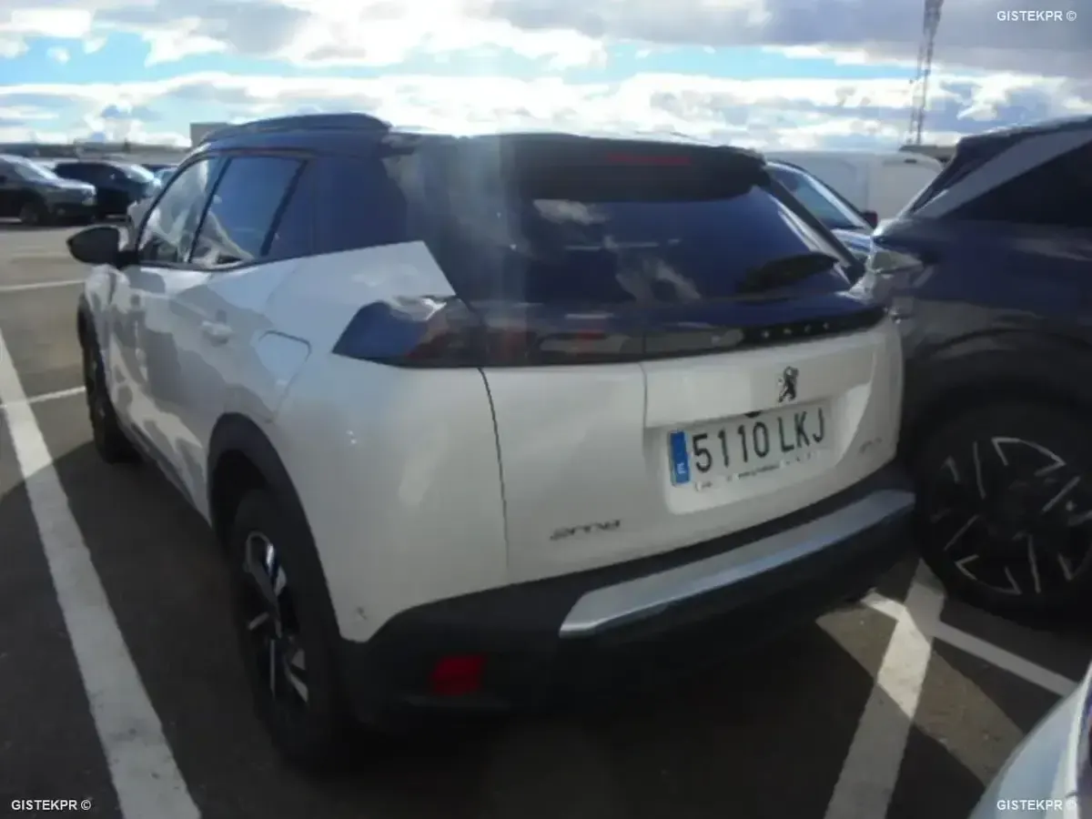 Usado Peugeot 2008 GT-line 100 CV (73 kW) 2020 Blanco SUV