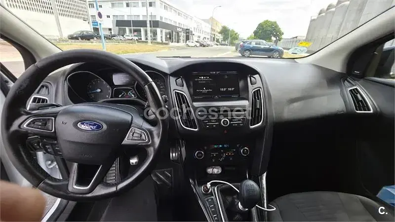 Usado Ford Focus Titanium 125 CV (91 kW) 2016 Blanco Berlina