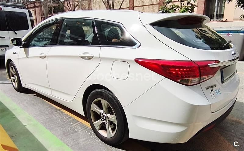 Usado Hyundai i40 115 CV (84 kW) 2012 Blanco Familiar