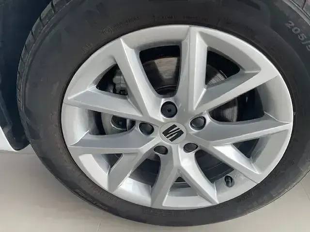 Usado Seat Leon Style 115 CV (84 kW) 2021 Blanco