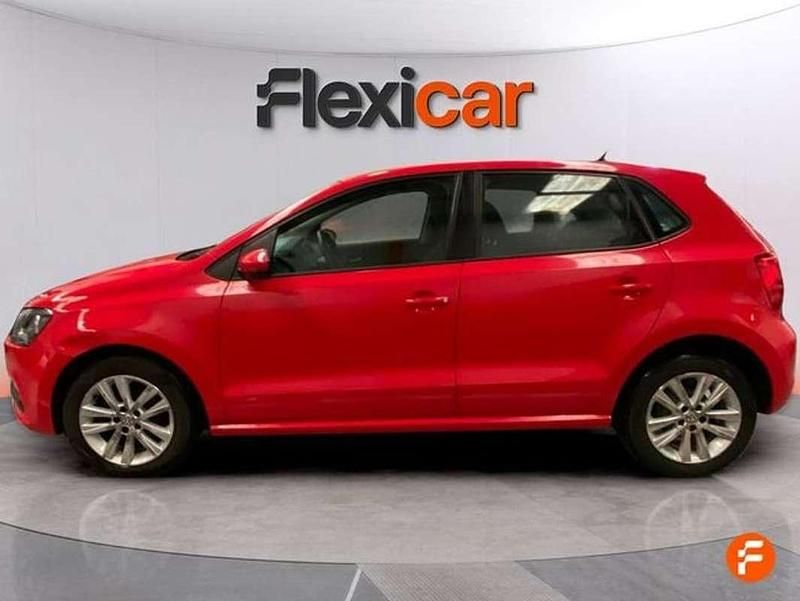 Usado VW Polo 75 CV (55 kW) 2017 Rojo Utilitario