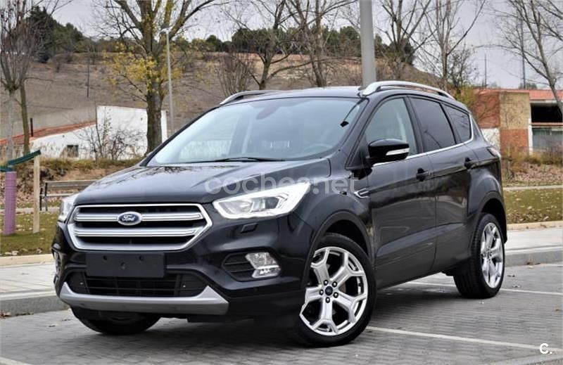 Używany Ford Kuga Titanium 140 KM (102 kW) 2013 Czarny SUV