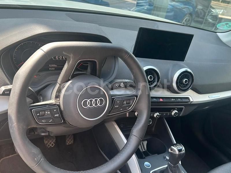 Usado Audi Q2 S-Line 116 CV (85 kW) 2024 Gris / plata SUV