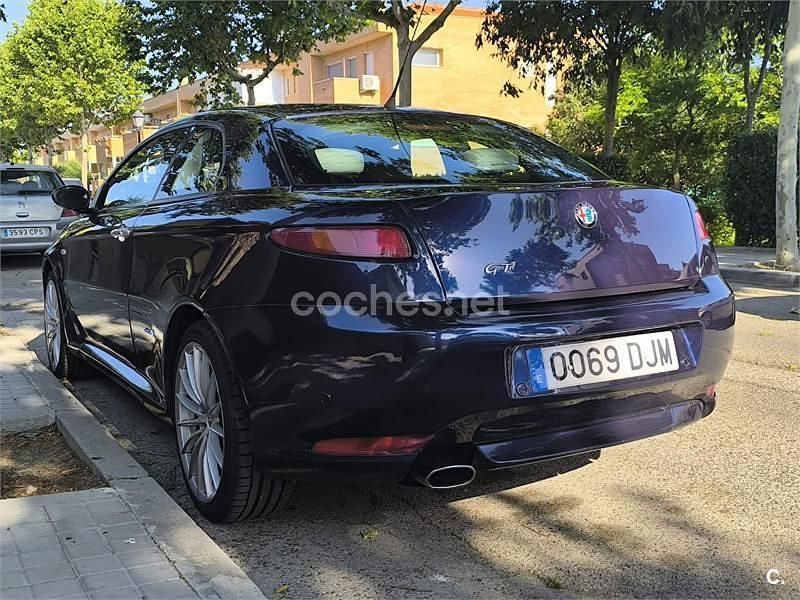 Usado Alfa Romeo GT Distinctive 150 CV (110 kW) 2005 Azul Coupe