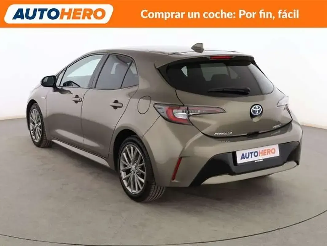 Usado Toyota Corolla 122 CV (89 kW) 2019 Verde Berlina