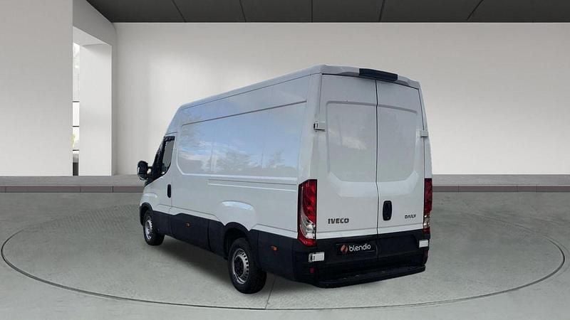 Usado Iveco Daily 156 CV (114 kW) 2022 Blanco Berlina