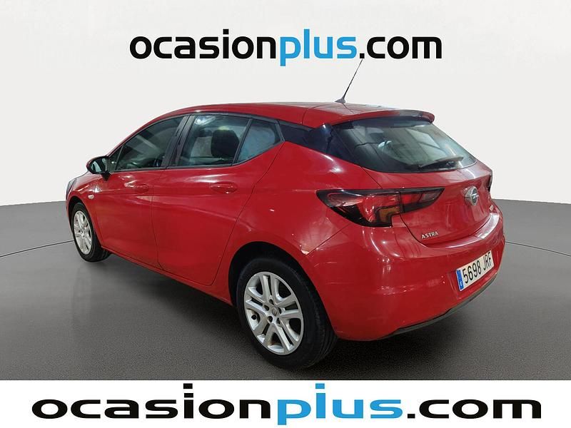 Usado Opel Astra Selective 105 CV (77 kW) 2016 Rojo