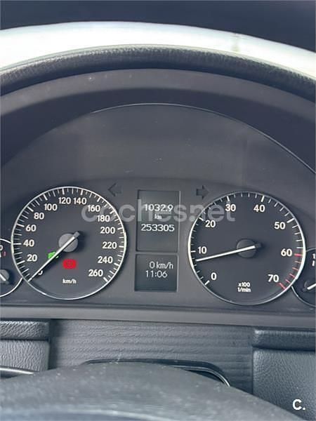 Usado Mercedes C180 Elegance 143 CV (105 kW) 2005 Azul Berlina