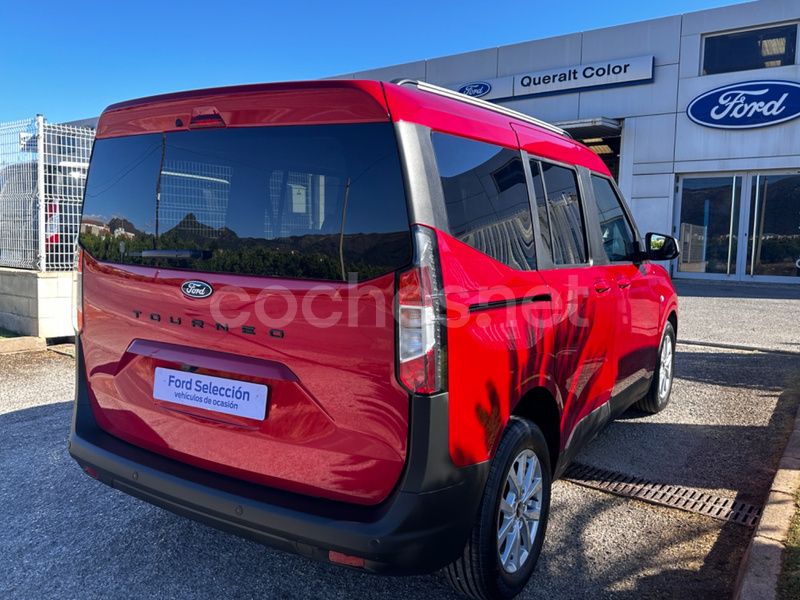 Usado Ford Tourneo Courier Titanium 125 CV (91 kW) 2024 Granate Monovolumen
