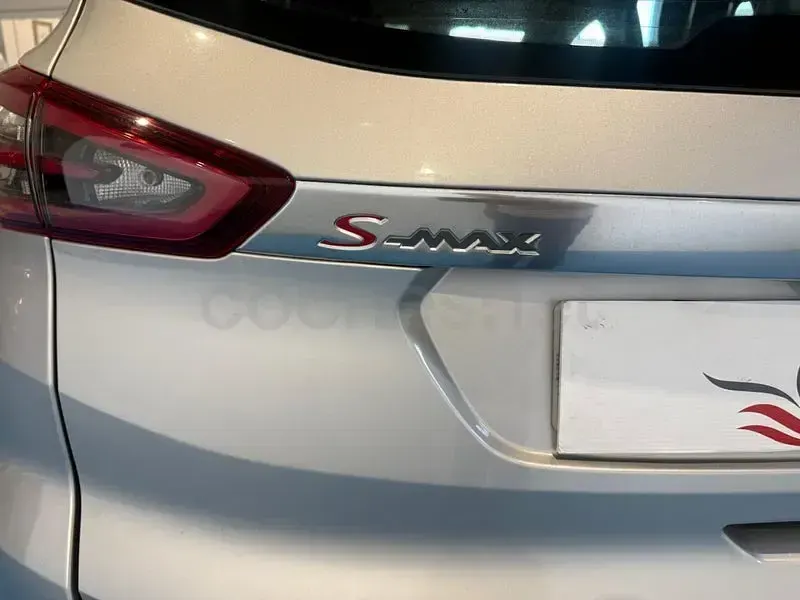 Usado Ford S-MAX Trend 150 CV (110 kW) 2020 Gris / plata Monovolumen