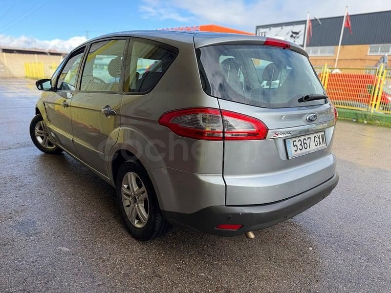 Usado Ford S-MAX Titanium 145 CV (106 kW) 2010 Gris / plata Monovolumen