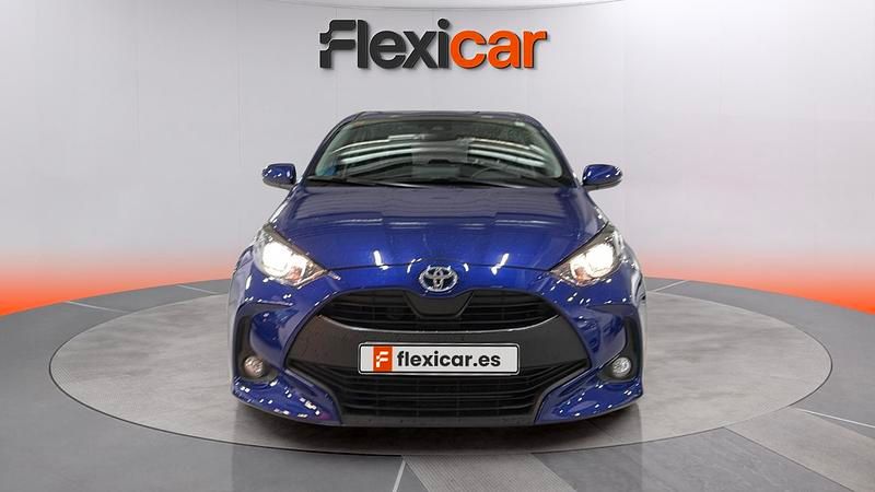 Usado Toyota Yaris Hybrid Active 116 CV (85 kW) 2021 Azul Berlina