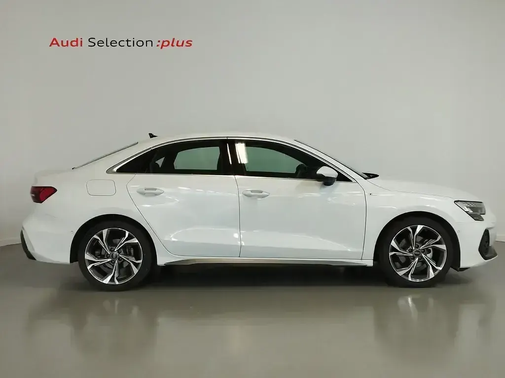 Usado Audi A3 S-Line 150 CV (110 kW) 2025 Blanco Berlina