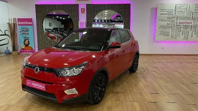 Usado 2015 Ssangyong (KGM) Tivoli SUV | 12.995 € - Imagen 1/4