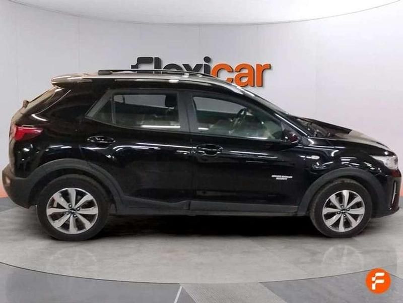 Usado Kia Stonic 101 CV (74 kW) 2022 Negro SUV