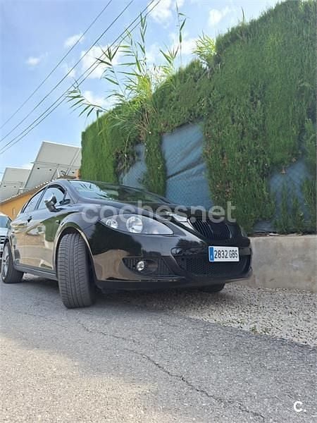 Negro Usado 2008 Seat Leon Sport Berlina | 7200 € (Precio justo) - Imagen 1/4
