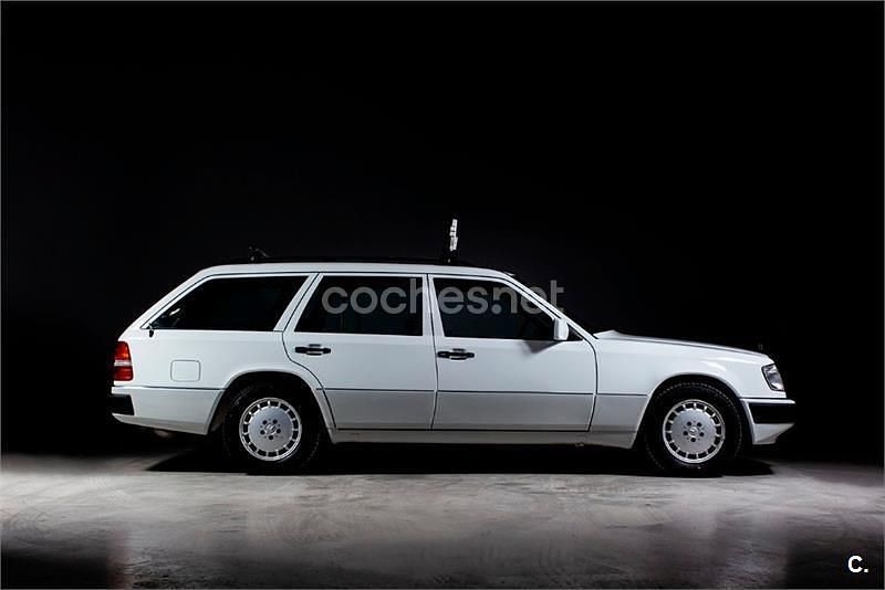Usado Mercedes E300 231 CV (169 kW) 1991 Blanco polar Familiar