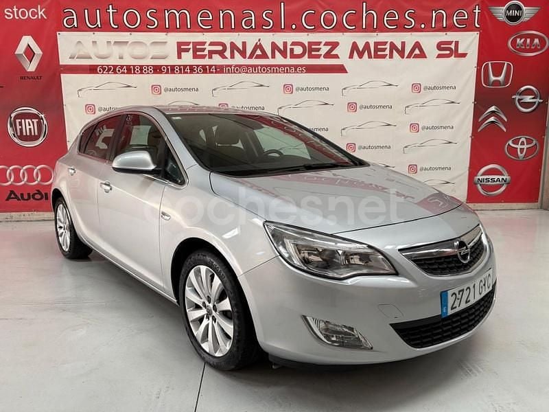 Gris / plata Usado 2010 Opel Astra Cosmo Berlina | 7500 € (Precio justo) - Imagen 1/4