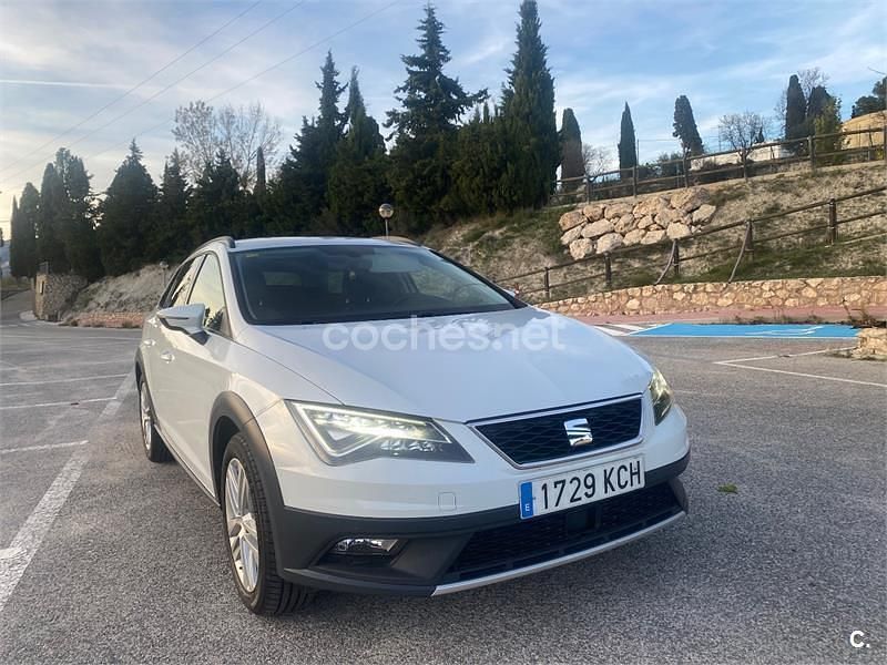 Usado Seat Leon Xperience 125 CV (91 kW) 2017 Blanco Familiar