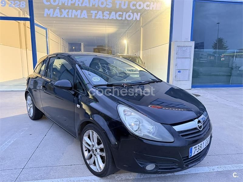 Negro Usado 2008 Opel Corsa Sport Berlina | 2900 € (Precio justo) - Imagen 1/4