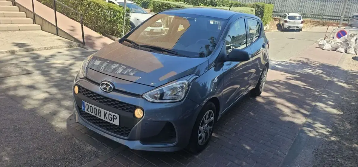 Usado Hyundai i10 GO! 67 CV (49 kW) 2018 Gris Utilitario