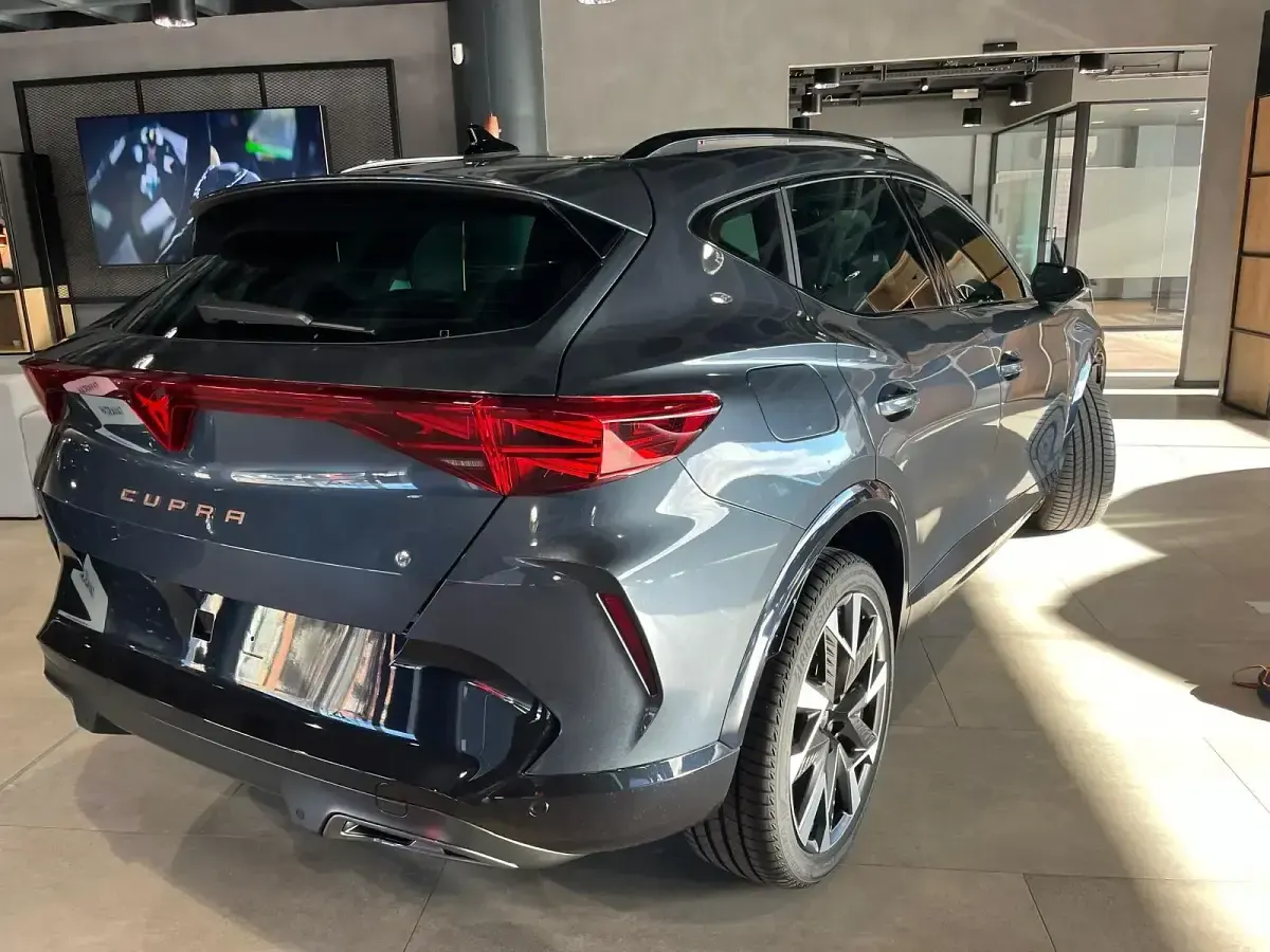 Nuevo Cupra Formentor 150 CV (110 kW) 2026 Gris SUV