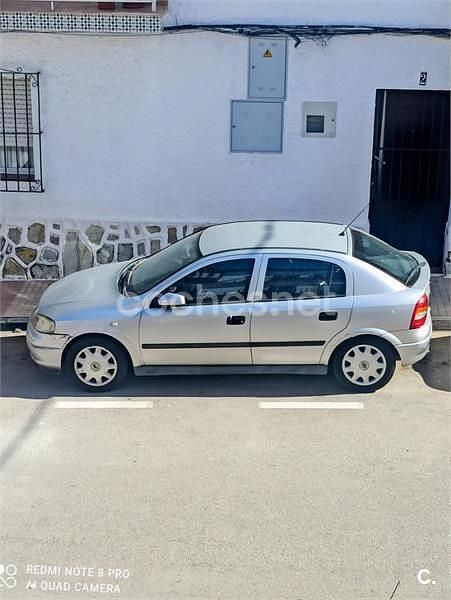 Usado Opel Astra 100 CV (73 kW) 1998 Gris / plata Berlina