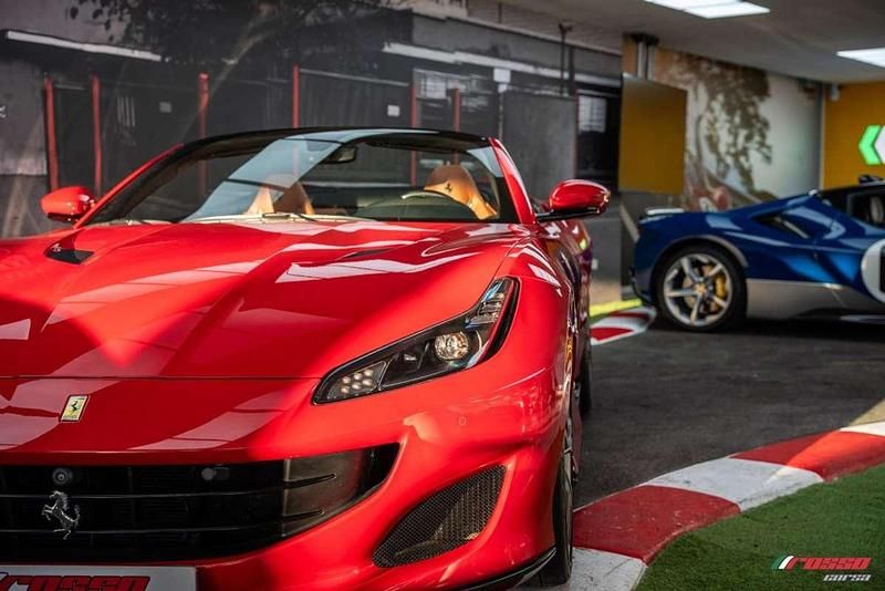 Usado Ferrari Portofino 600 CV (441 kW) 2018 Rosso corsa Descapotable
