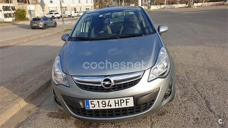 Usado Opel Corsa Selective 85 CV (62 kW) 2013 Gris / plata Utilitario