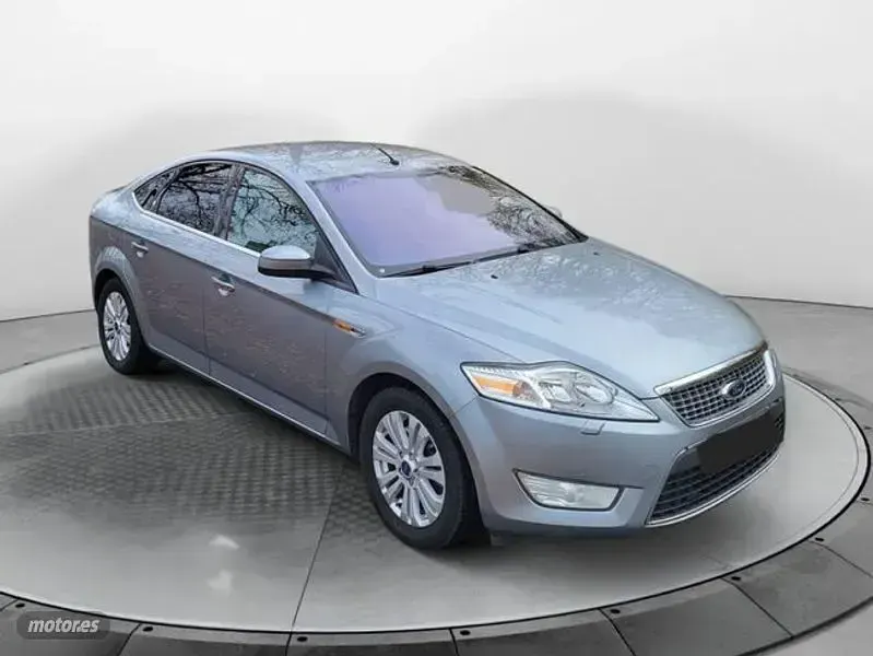 Usado Ford Mondeo Ghia 125 CV (91 kW) 2010 Gris Berlina