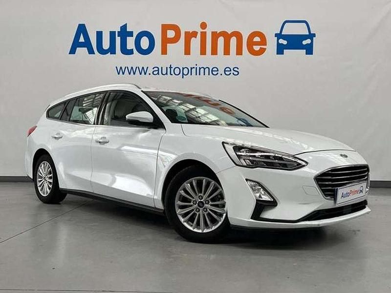 Usado Ford Focus Titanium 120 CV (88 kW) 2019 Blanco Familiar