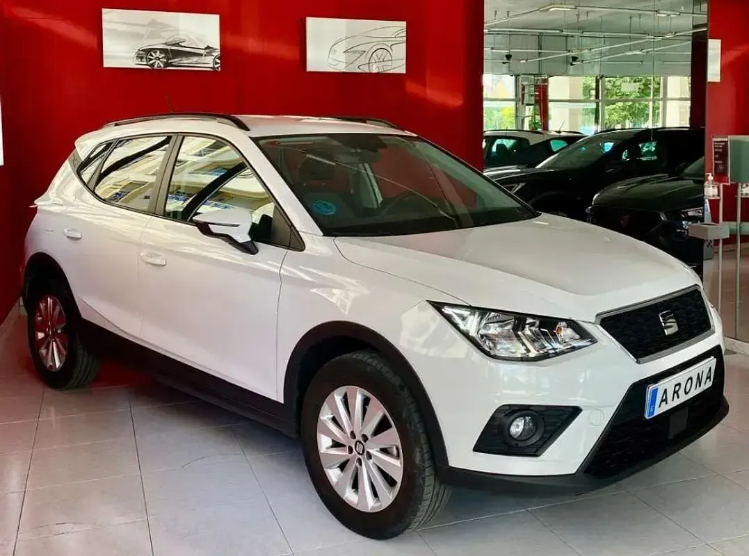 Usado Seat Arona Ecomotive 95 CV (69 kW) 2019 Blanco SUV