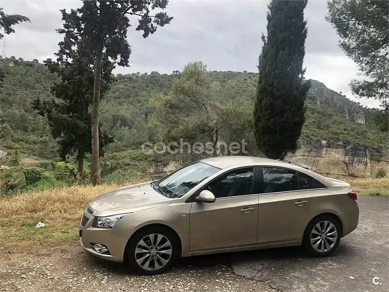 Usado Chevrolet Cruze LT 150 CV (110 kW) 2009 Beige Berlina