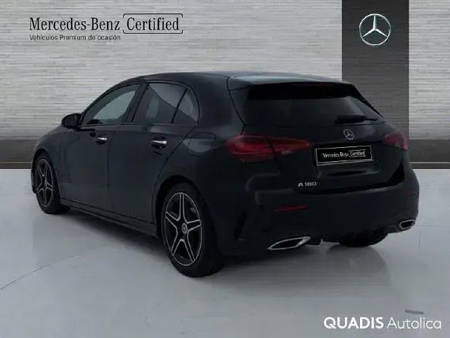 Usado Mercedes A180 136 CV (100 kW) 2025 Negro noche