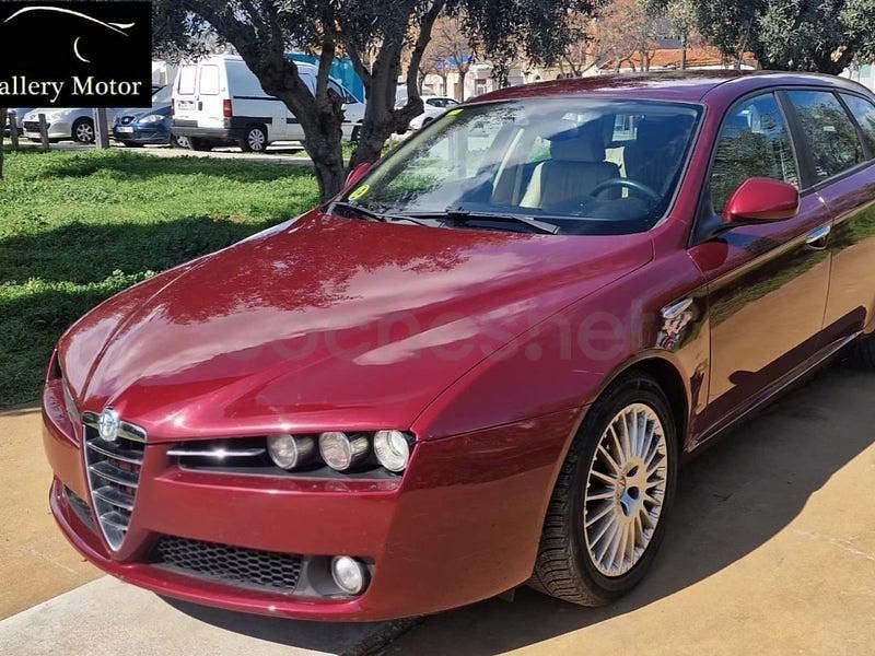 Usado Alfa Romeo 159 150 CV (110 kW) 2007 Granate Familiar