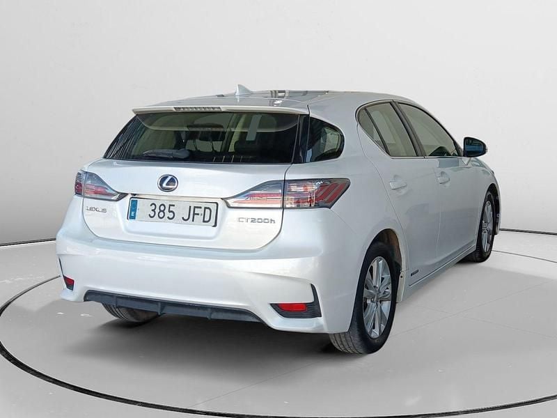 Usado Lexus CT200h Executive Line 136 CV (100 kW) 2015 Blanco Berlina