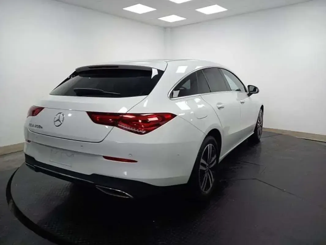Usado Mercedes CLA250e Business 218 CV (160 kW) 2021 Blanco Coupe