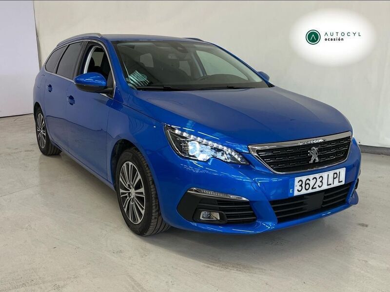 Azul Usado 2021 Peugeot 308 Active Familiar | 17.900 € (Caro) - Imagen 1/4