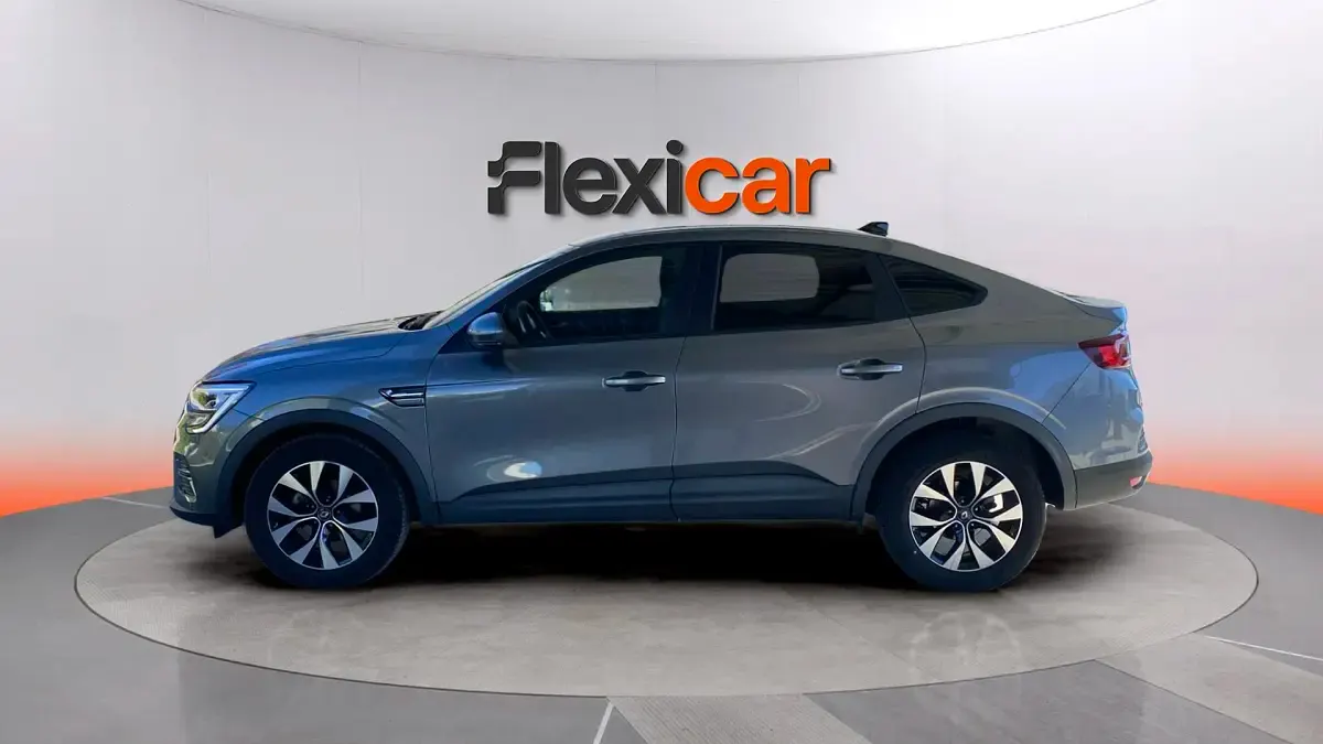 Usado Renault Arkana Evolution 140 CV (102 kW) 2023 Gris SUV