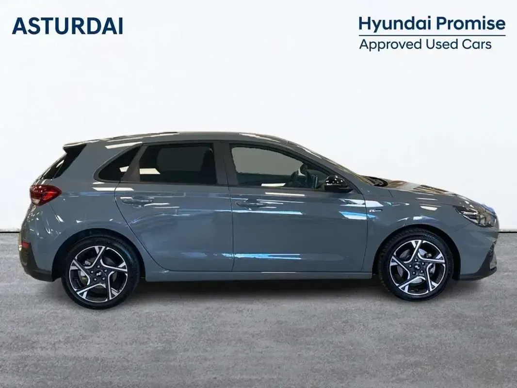 Usado Hyundai i30 N Line 120 CV (88 kW) 2022 Gris Utilitario