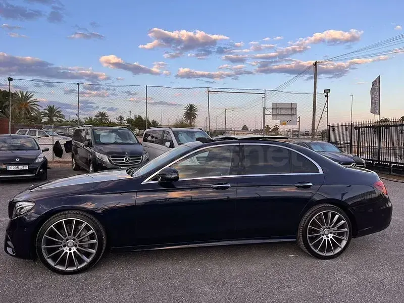 Usado Mercedes E220 194 CV (142 kW) 2017 Azul Berlina