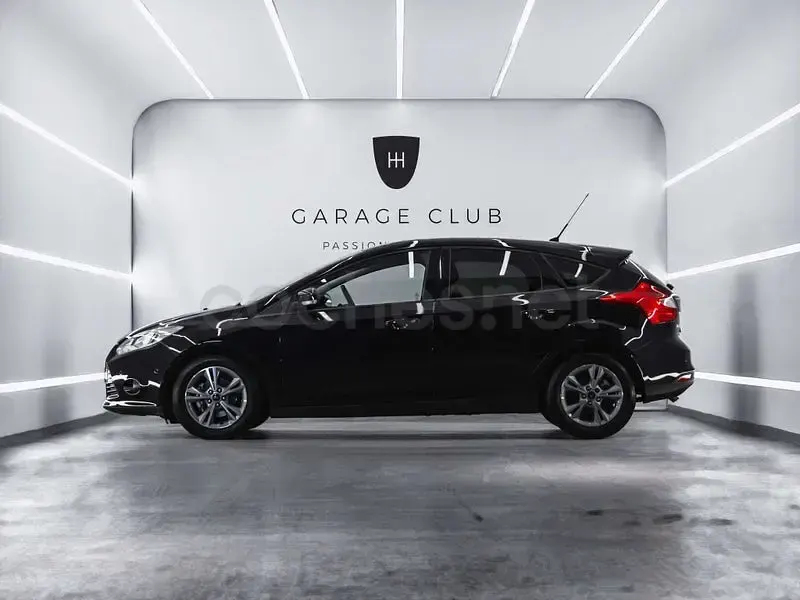 Usado Ford Focus 125 CV (91 kW) 2014 Negro Berlina