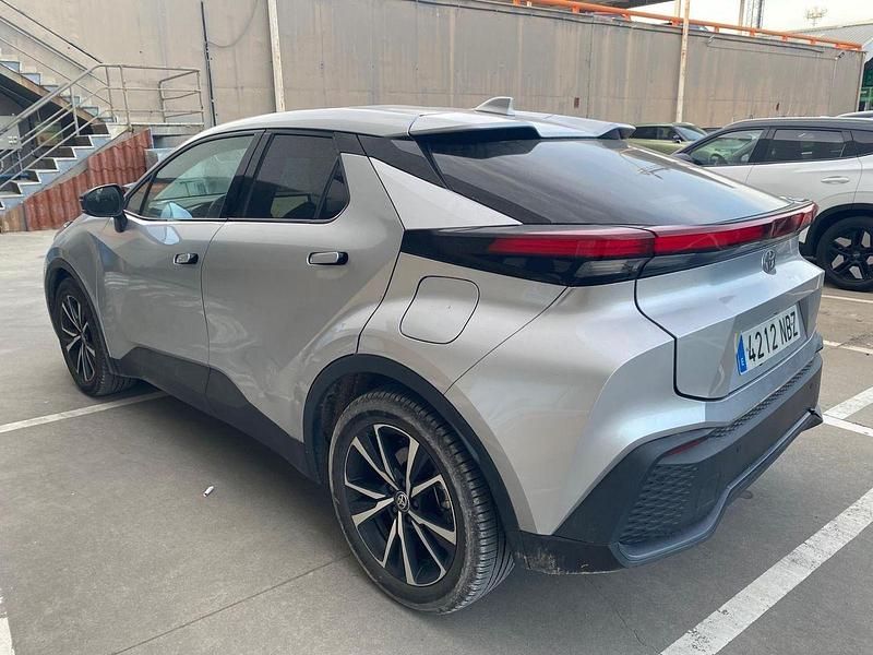 Usado Toyota C-HR Advance 140 CV (102 kW) 2025 Gris SUV