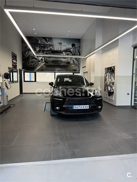 Käytetty Porsche Macan 245 HP (180 kW) 2018 Musta Katumaasturi