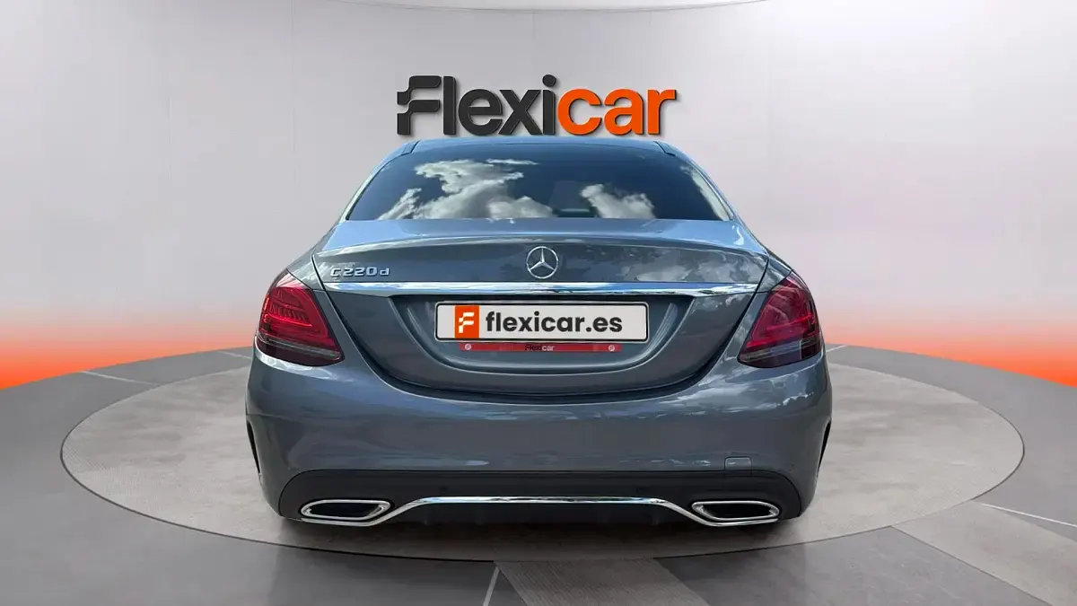 Usado Mercedes C220 170 CV (125 kW) 2018 Gris Berlina